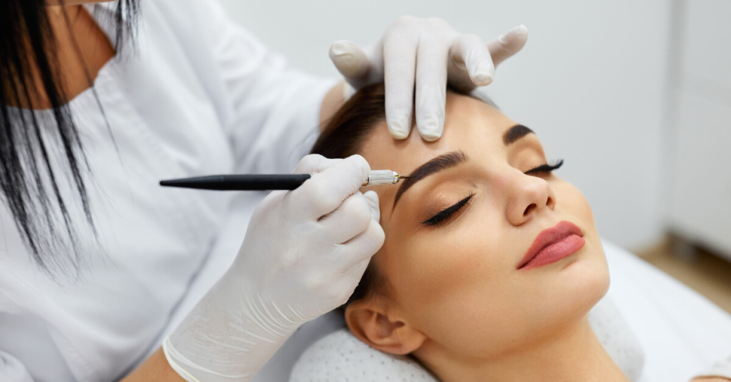 Agnes Nascimento Especialista em Sobrancelhas (Demonstrativo)